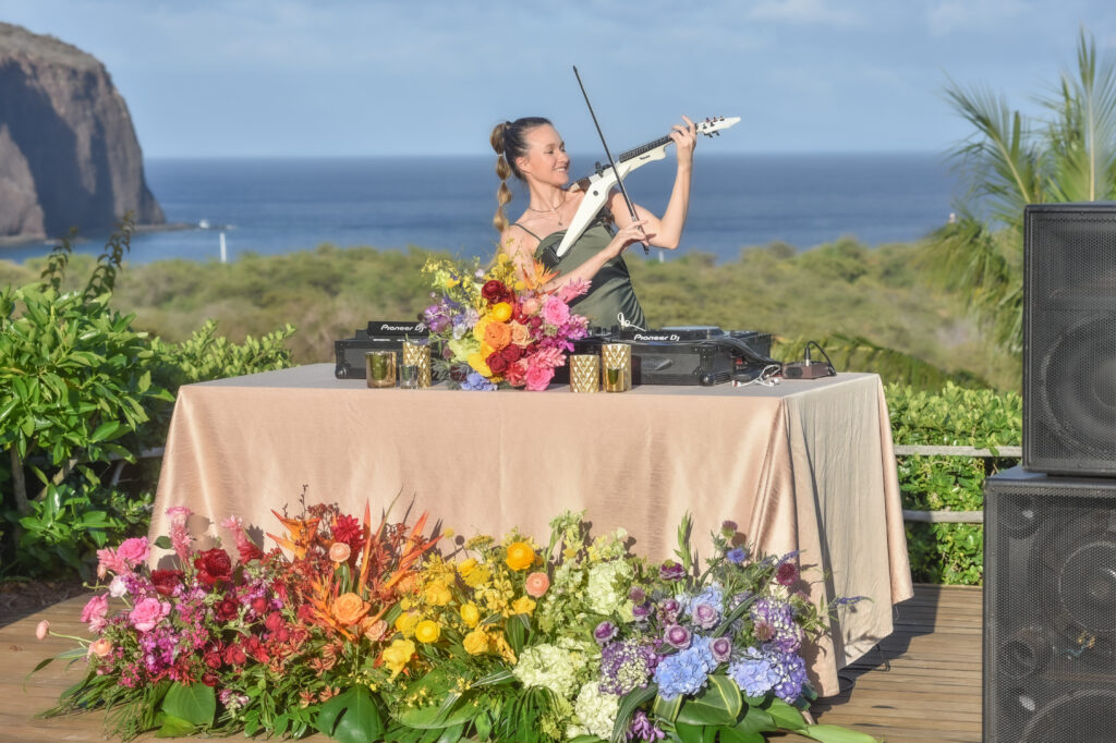 Alfiya Glow playing electric violin in Hawaii