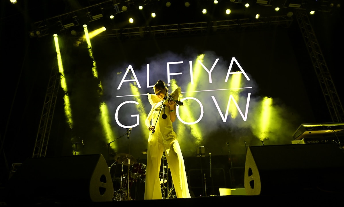 Alfiya Glow on stage